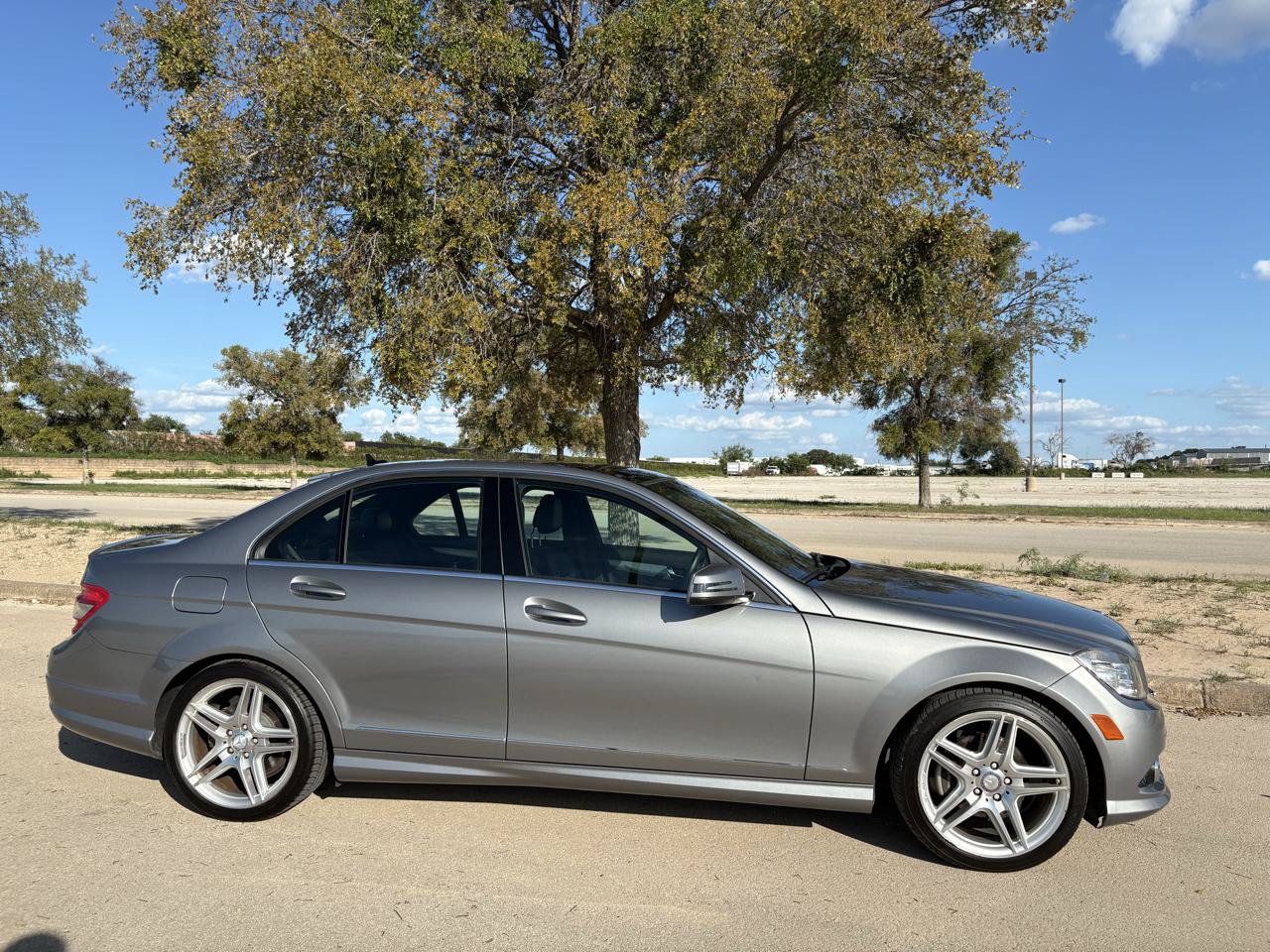 Used 2010 Mercedes-Benz C 300 Sedan image 50