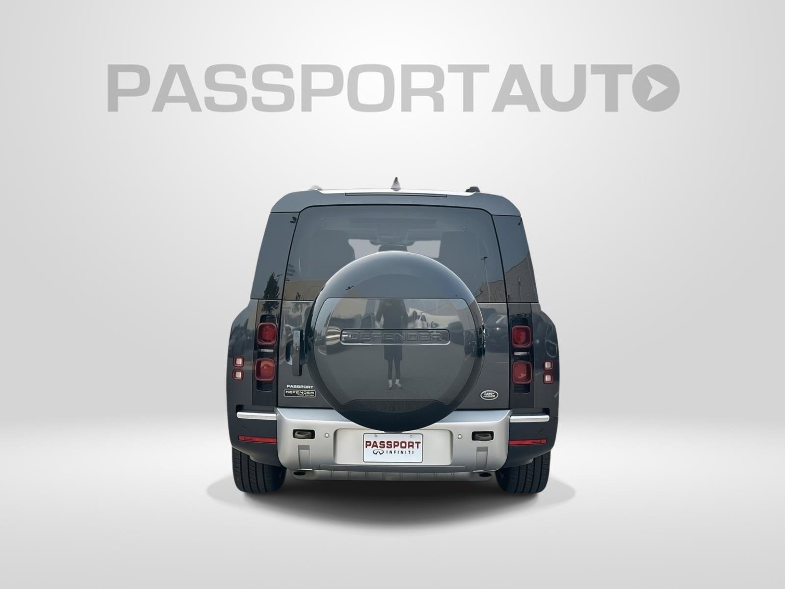 Used 2023 Land Rover Defender 130 First Edition AWD/4WD image 4