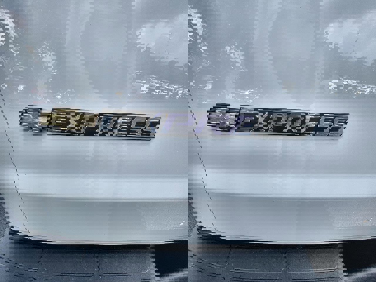 Used 2022 Chevrolet Express 3500 LS image 20