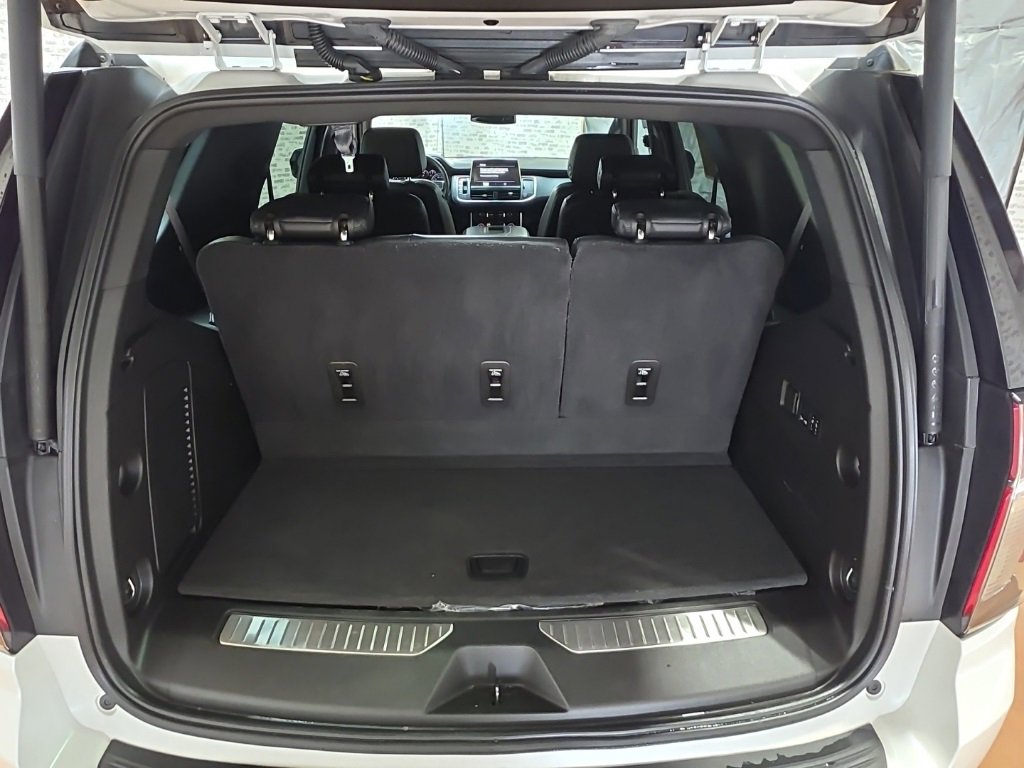 Used 2021 Chevrolet Tahoe Z71 w/ Z71 Signature Package image 16