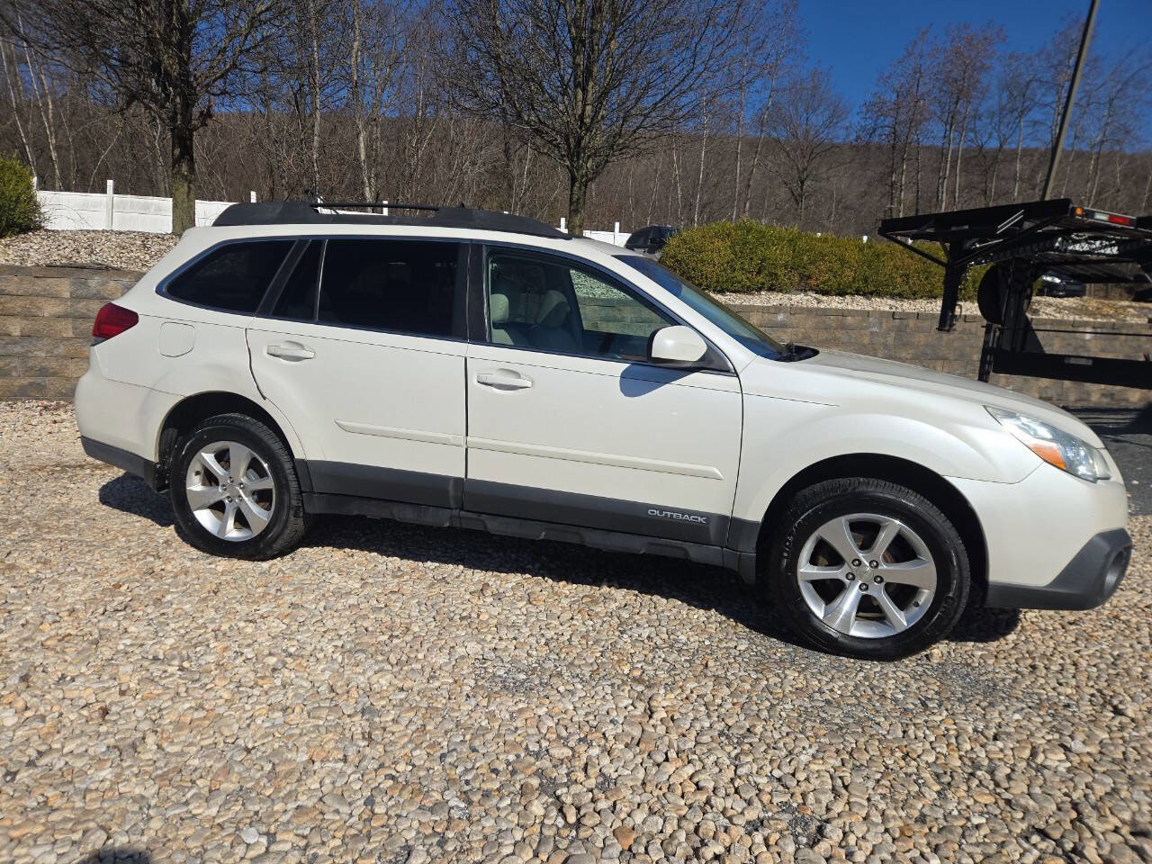 Used 2013 Subaru Outback 2.5i Limited AWD/4WD image 8