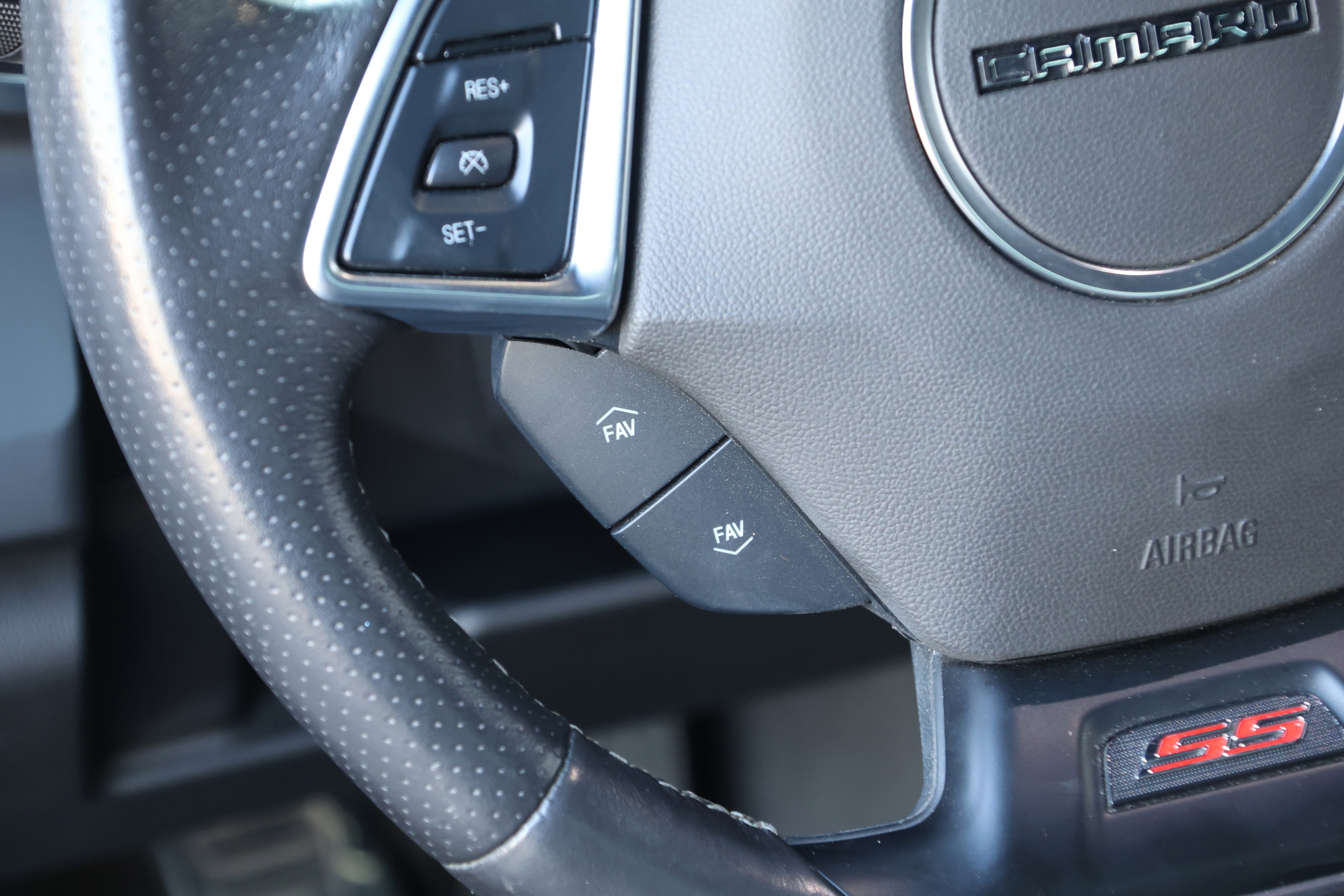 Used 2020 Chevrolet Camaro SS RWD image 19