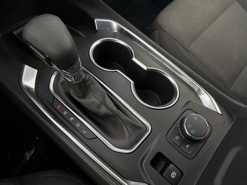 Used 2023 Chevrolet Traverse LT image 29