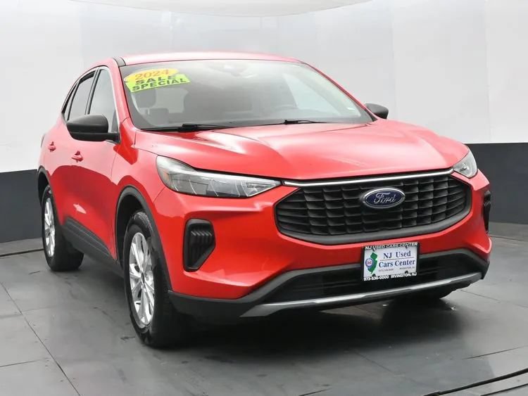 Used 2024 Ford Escape Active FWD image 3