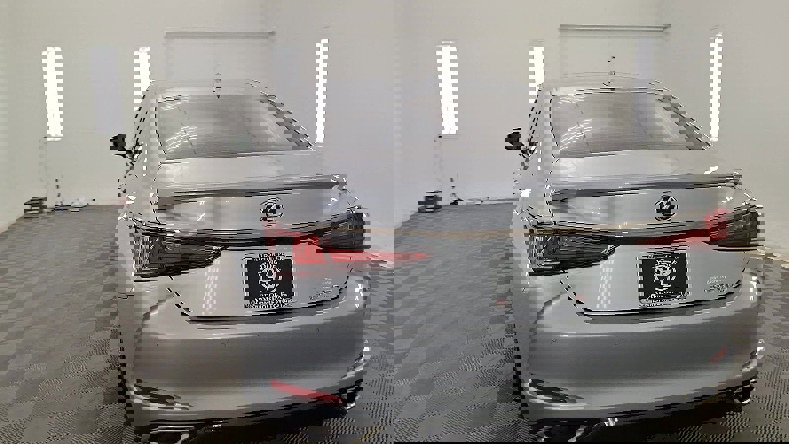 Used 2023 Lexus ES 350 F Sport w/ Accessory Package (Z2) image 3