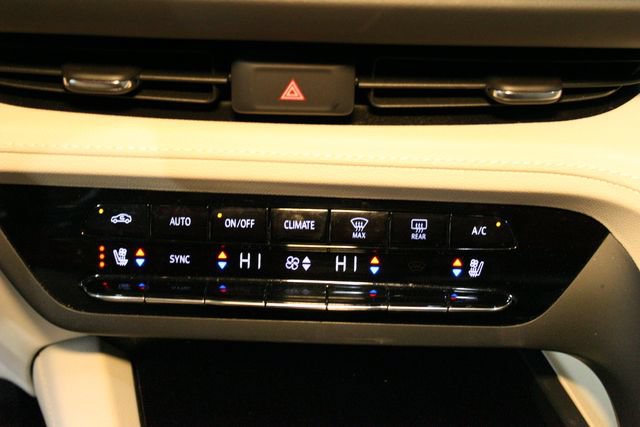 Used 2022 Buick Envision Avenir w/ Technology Package II FWD image 29