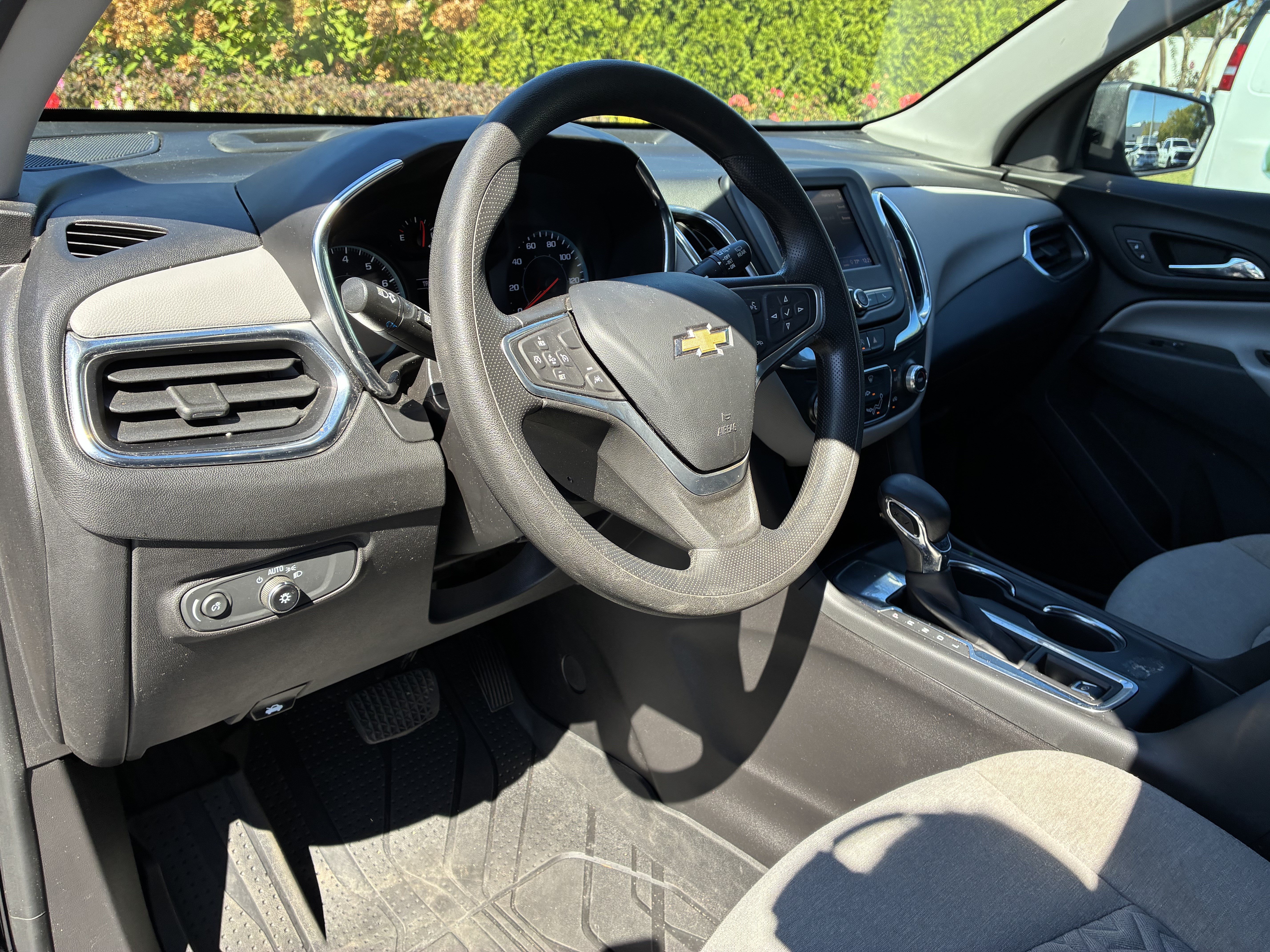 Used 2023 Chevrolet Equinox LS FWD image 22