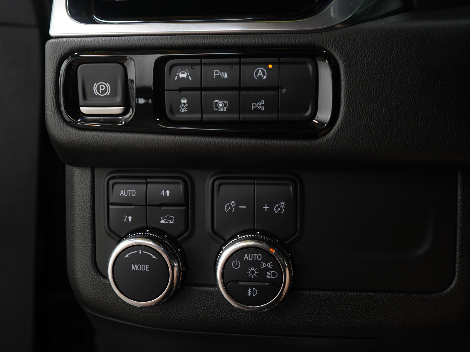 Used 2025 GMC Yukon XL Denali w/ Sun & Power Step Package AWD/4WD image 29