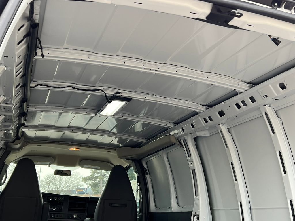 New 2025 GMC Savana 3500 Extended w/ Driver Convenience Package image 33