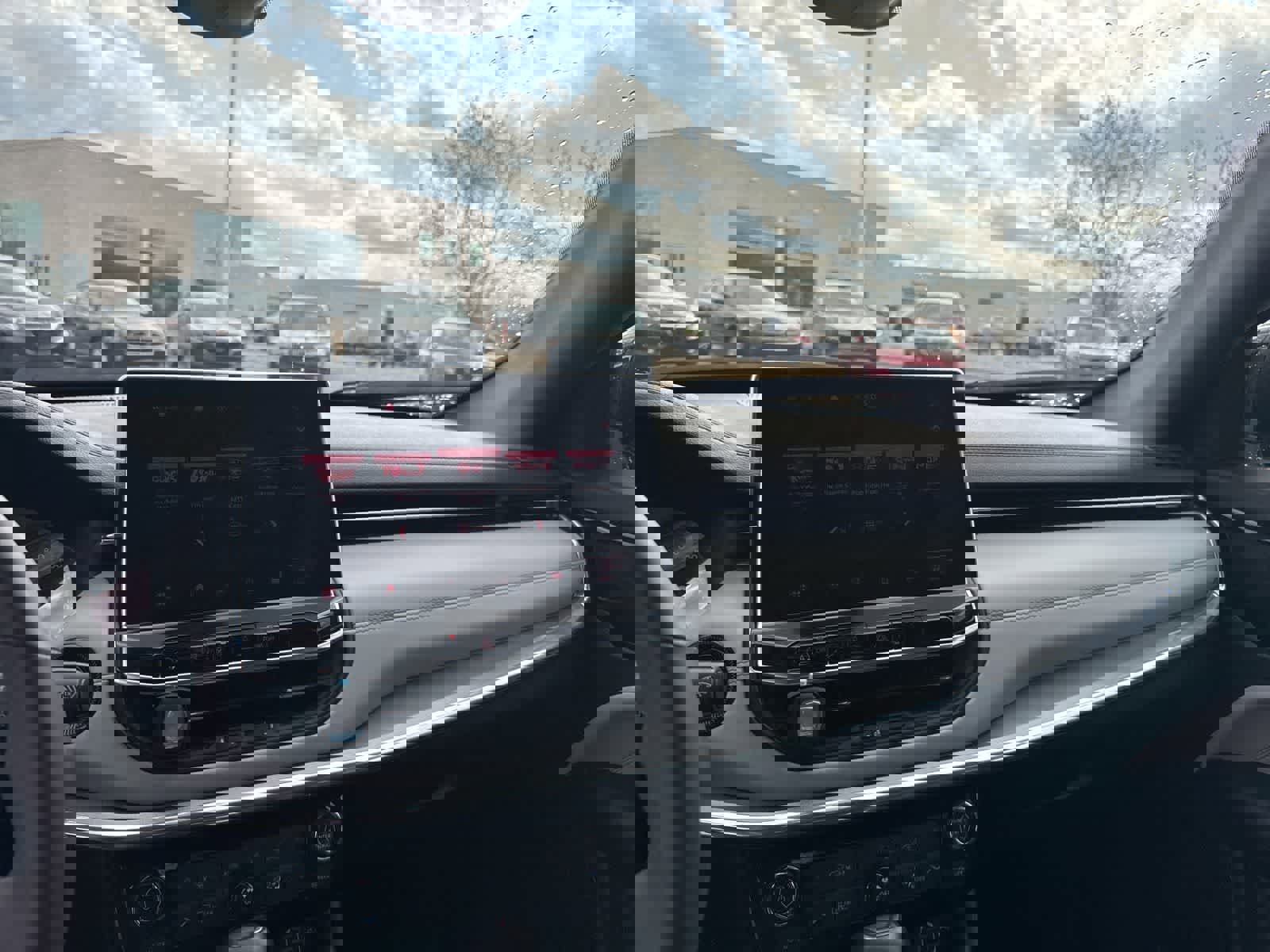 Used 2023 Jeep Compass Limited image 21