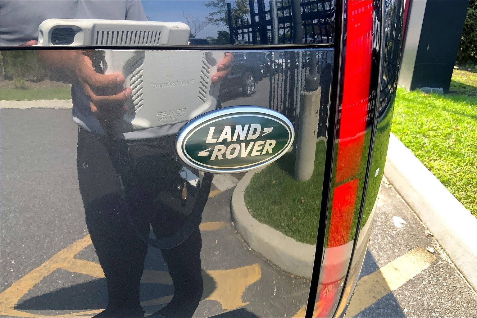 Certified 2023 Land Rover Range Rover Long Wheelbase SE AWD/4WD image 32