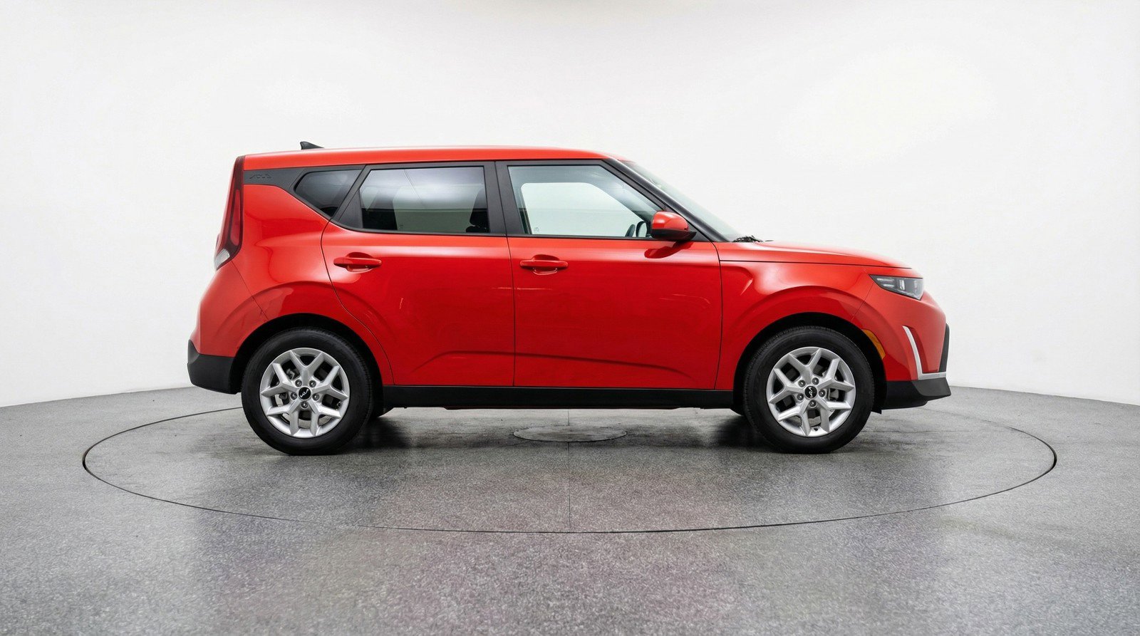 Used 2025 Kia Soul LX w/ LX Technology Package image 11