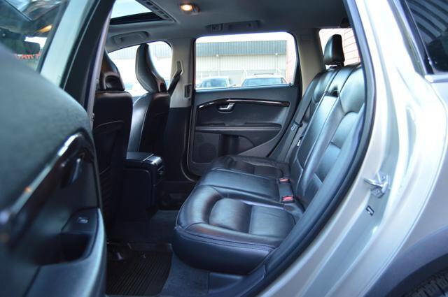 Used 2016 Volvo XC70 T5 Premier w/ Proximity Package image 12