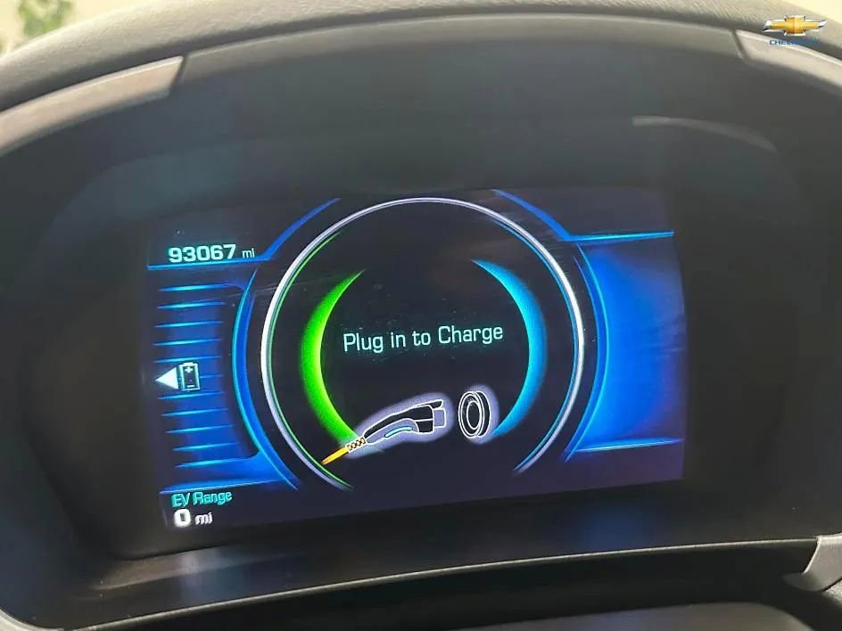 Used 2017 Chevrolet Volt LT w/ Comfort Package image 19