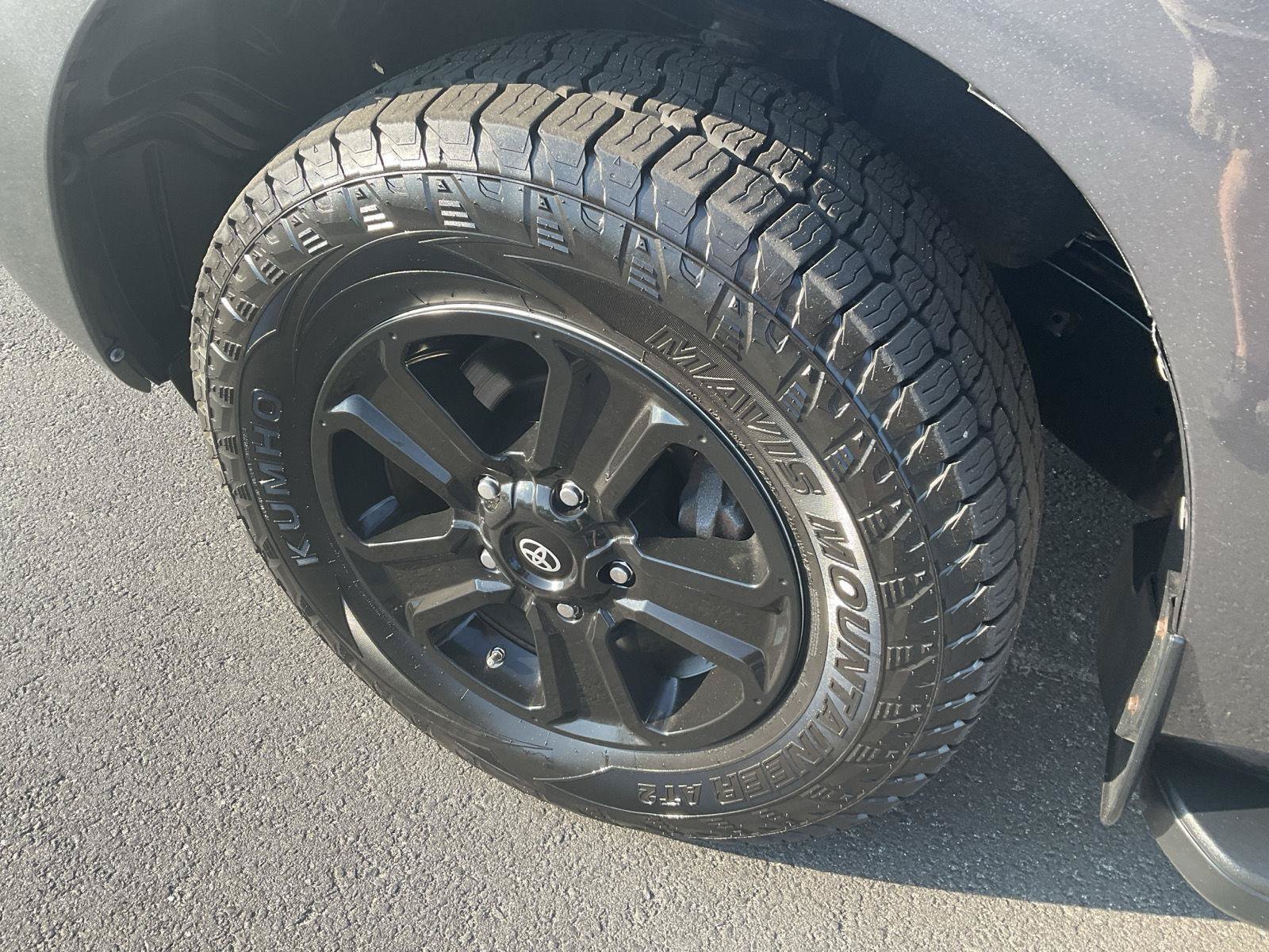 Used 2018 Toyota Sequoia SR5 w/ Premium Package AWD/4WD image 9