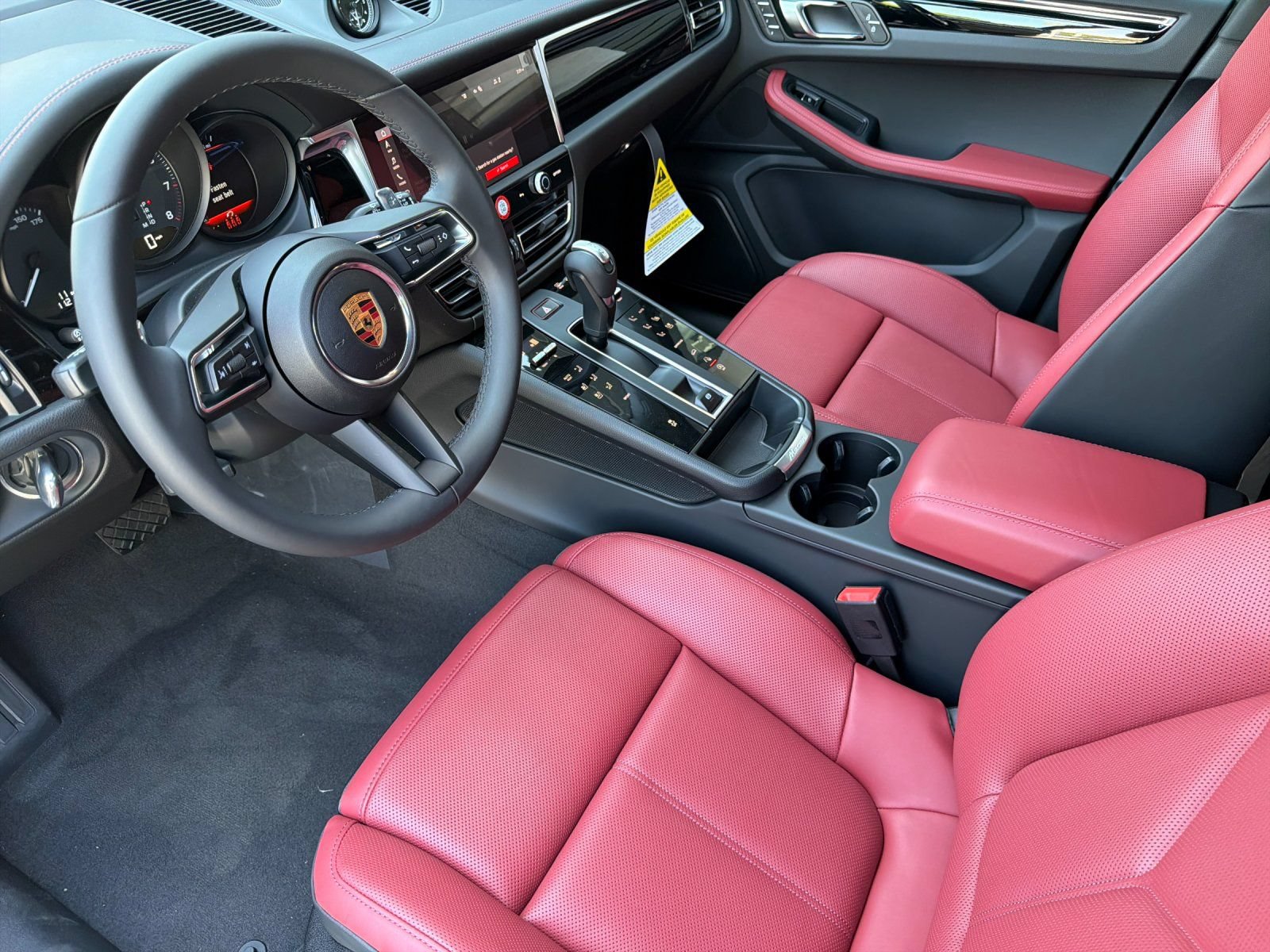 New 2026 Porsche Macan AWD/4WD image 4