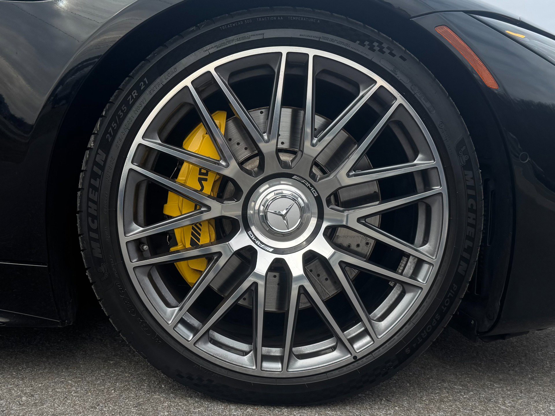 Used 2022 Mercedes-Benz SL 63 AMG 4MATIC w/ Driver Assistance Package image 45