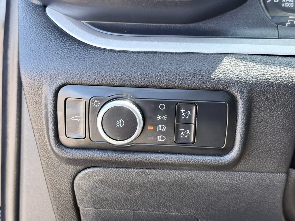 Used 2023 Ford Explorer XLT w/ Equipment Group 202A AWD/4WD image 25