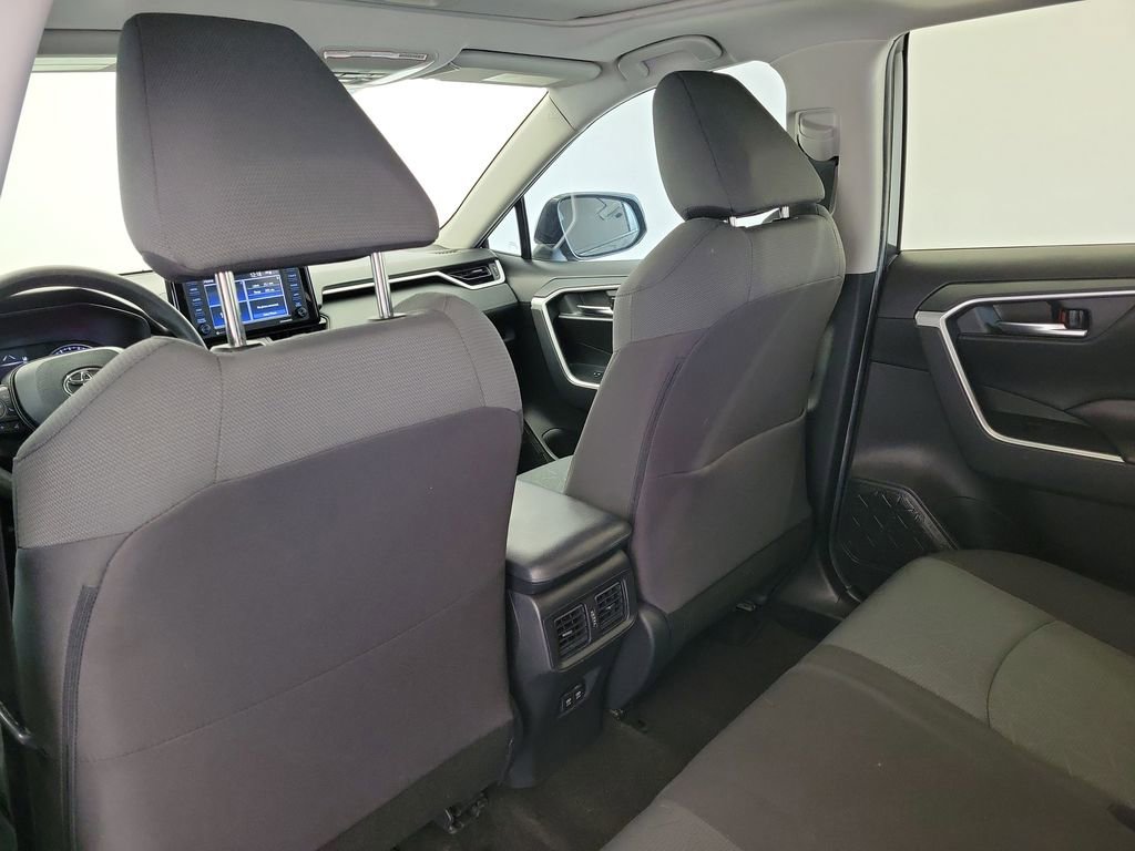 Used 2020 Toyota RAV4 XLE w/ Convenience Package FWD image 15