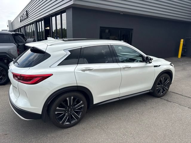 Used 2021 INFINITI QX50 Luxe w/ Appearance Package AWD/4WD image 3
