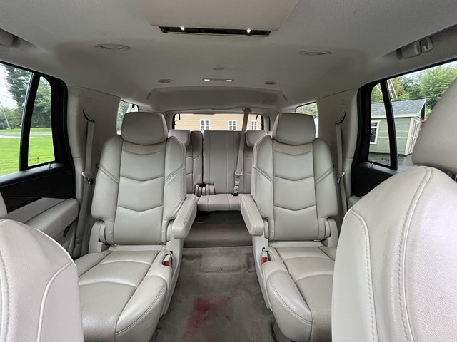 Used 2020 Cadillac Escalade Premium Luxury AWD/4WD image 29