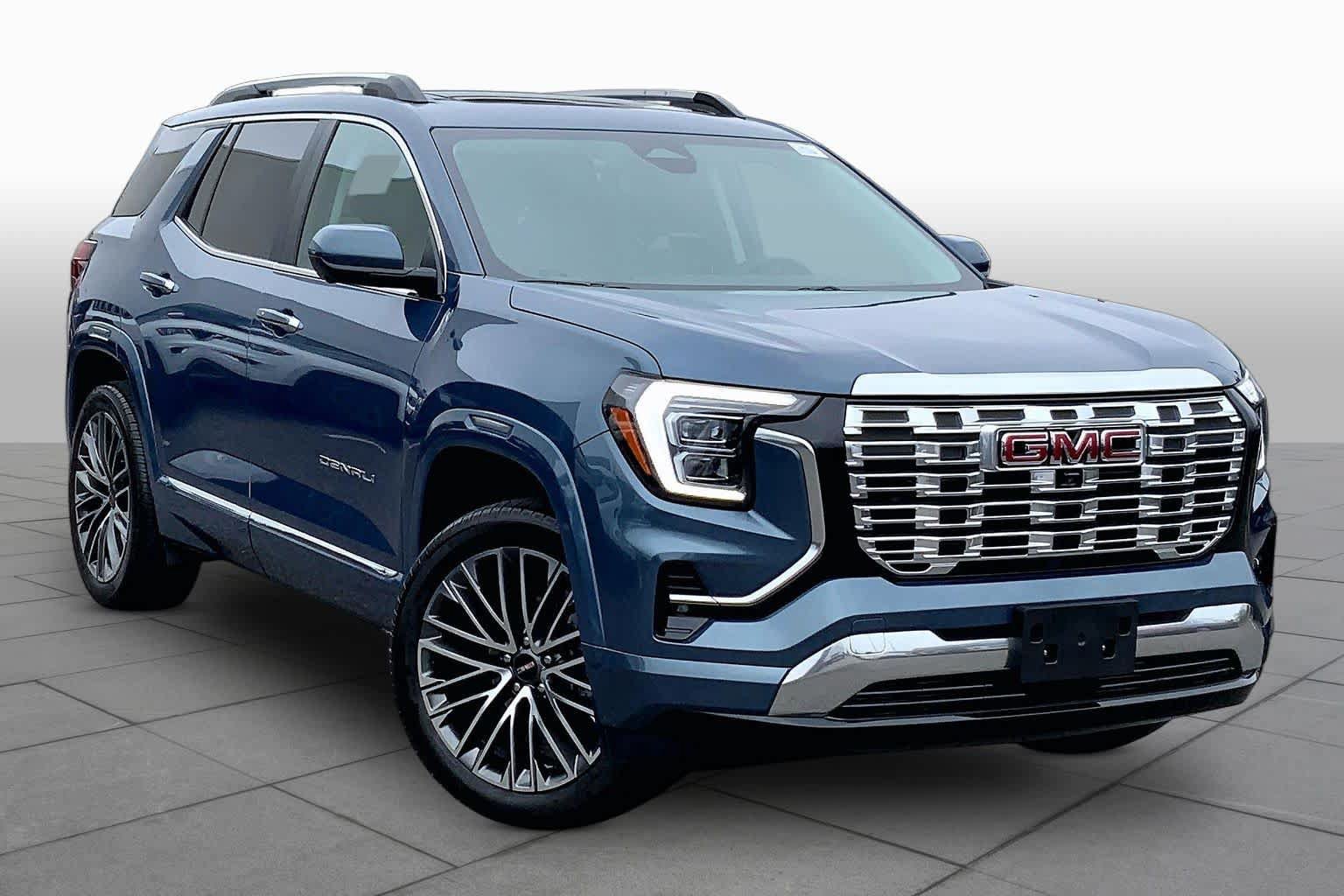 Used 2026 GMC Terrain Denali AWD/4WD image 3