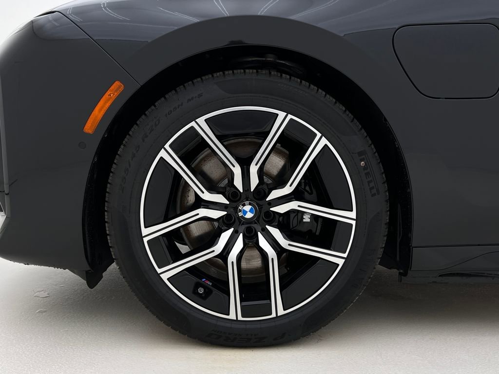 New 2026 BMW 750e xDrive w/ Executive Package image 15
