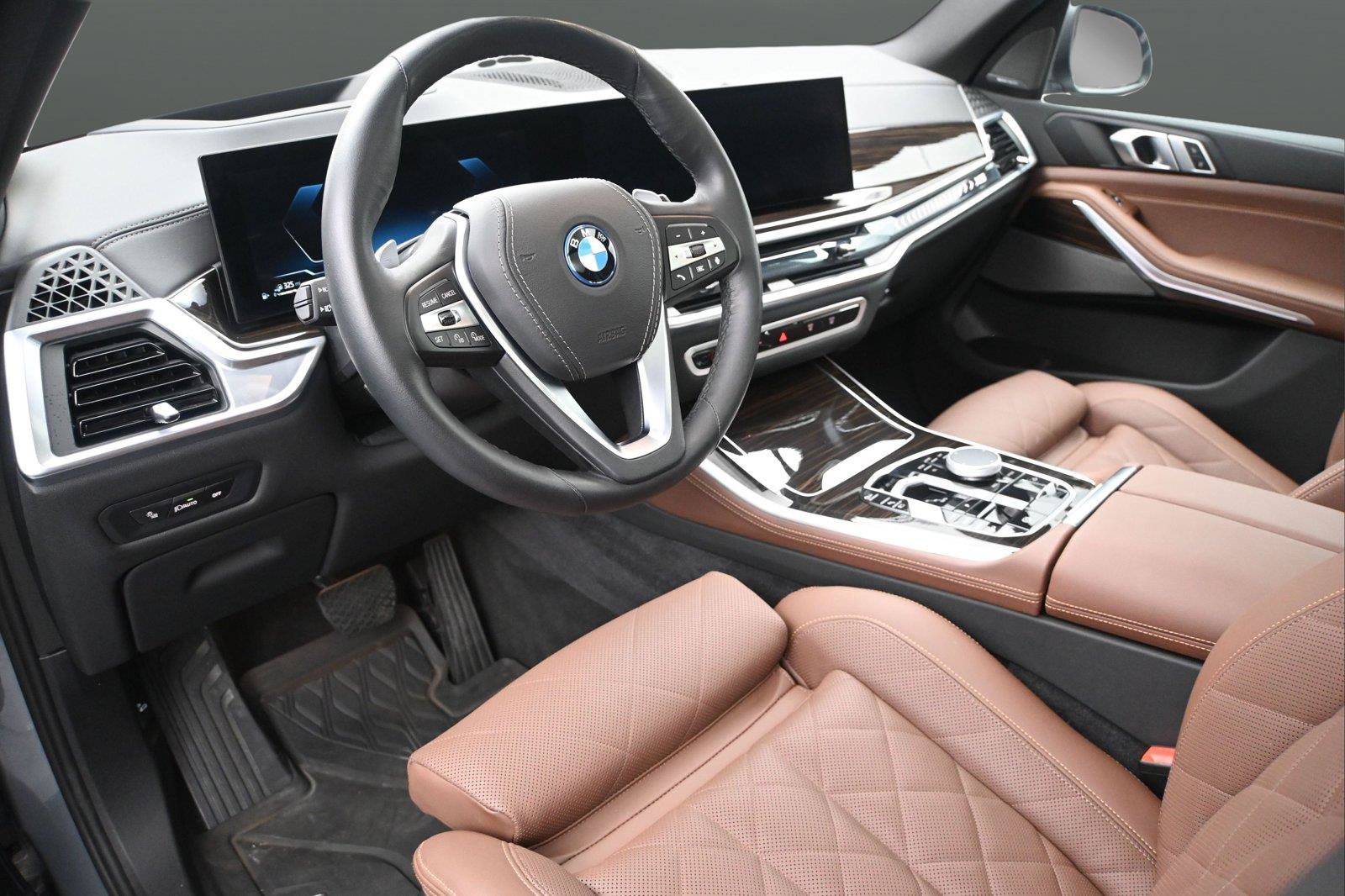 Used 2025 BMW X5 xDrive50e AWD/4WD image 2