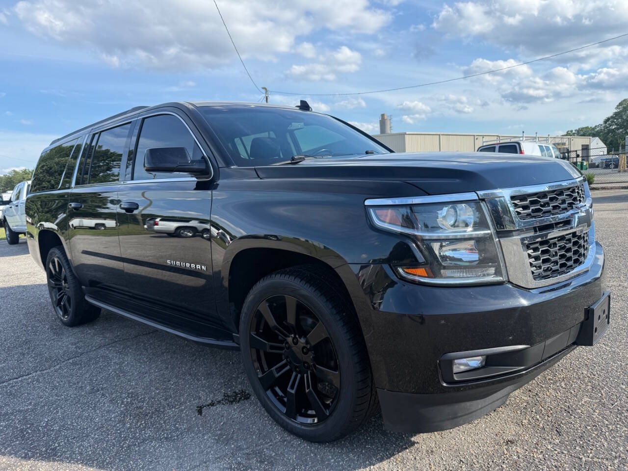 Used 2018 Chevrolet Suburban LT AWD/4WD image 12