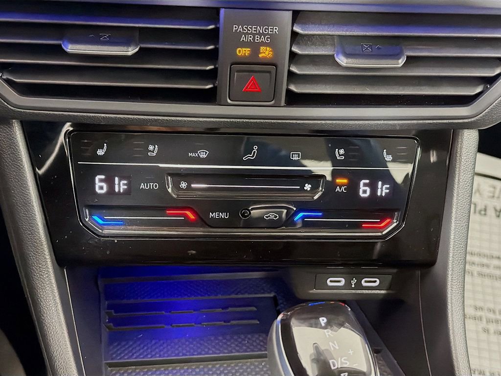 Used 2025 Volkswagen Jetta SEL image 17