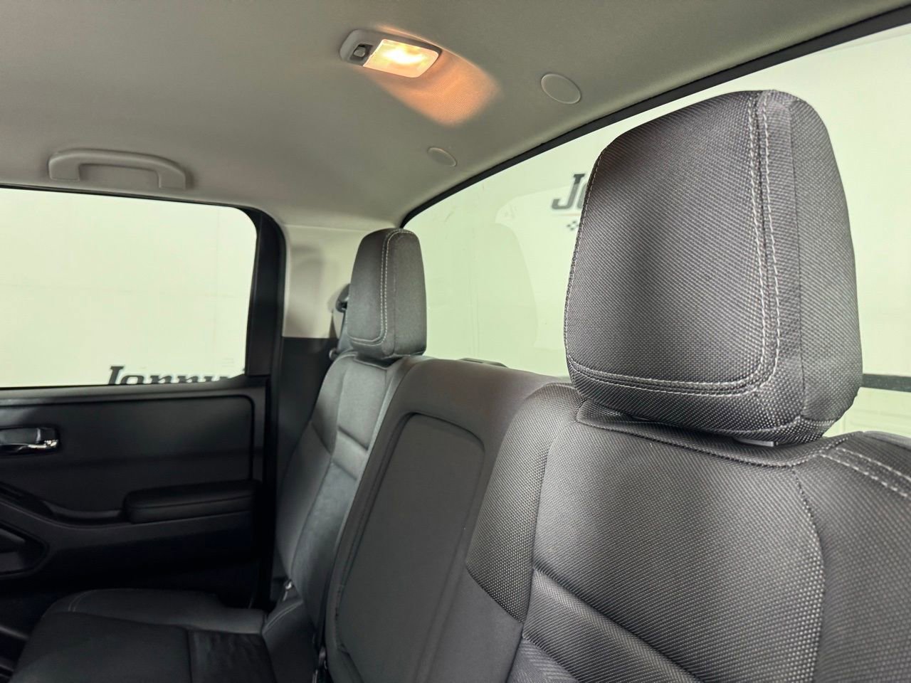 Used 2024 Nissan Frontier SV image 24