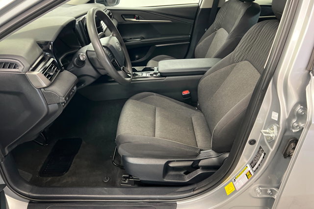 Used 2025 Toyota Camry LE FWD image 17