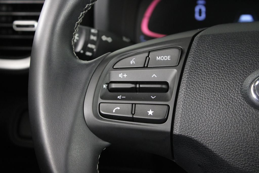 Certified 2026 Hyundai Venue SEL FWD image 27