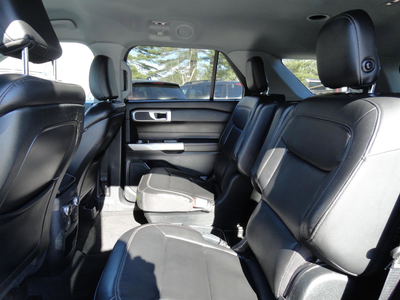 Certified 2020 Ford Explorer XLT w/ Equipment Group 202A AWD/4WD image 19