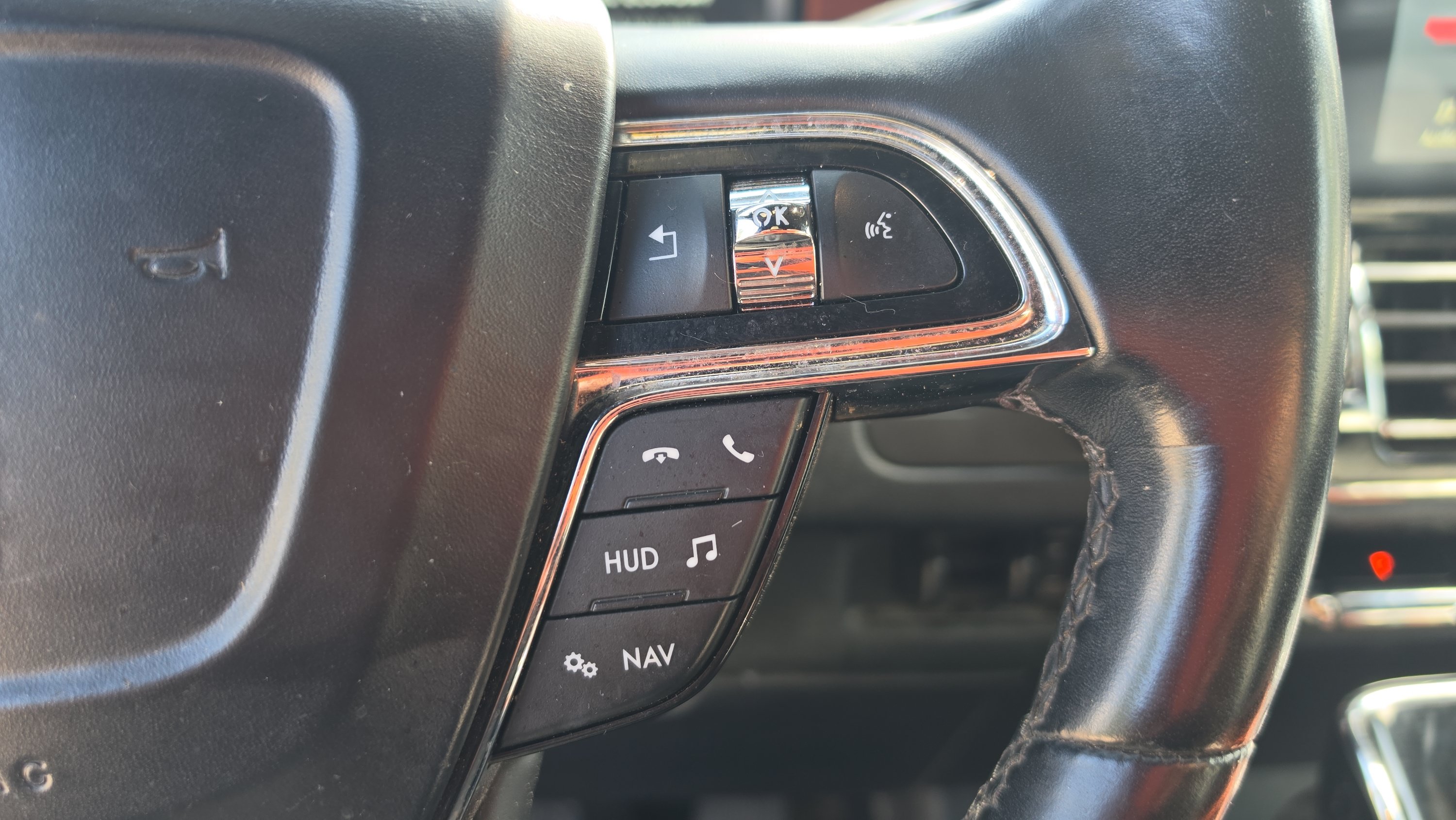 Used 2021 Lincoln Navigator Reserve w/ Luxury Package AWD/4WD image 14