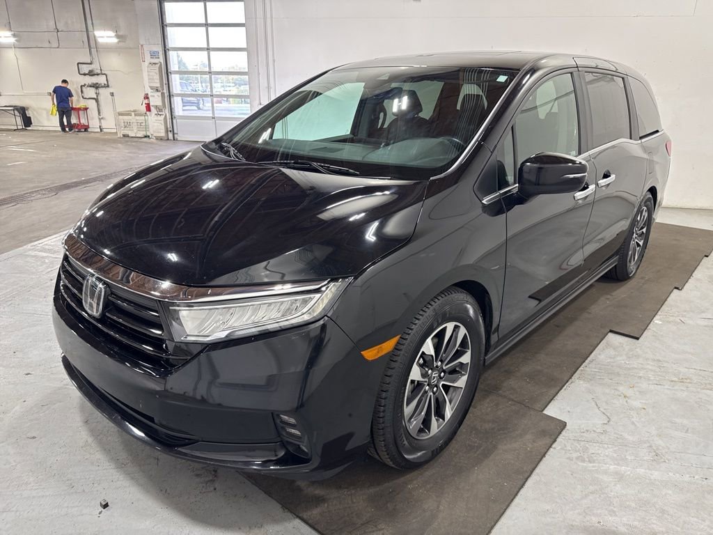 Used 2024 Honda Odyssey EX-L image 3