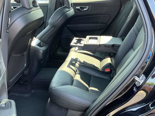 Used 2021 Volvo XC60 T5 Momentum w/ Protection Package Premier FWD image 16