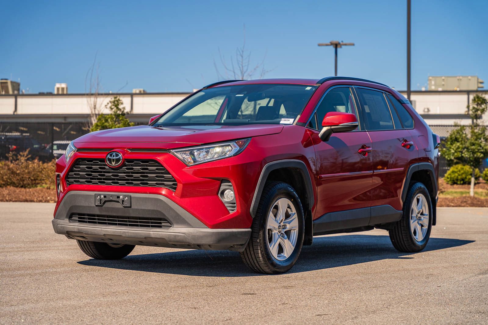 Used 2021 Toyota RAV4 XLE w/ Convenience Package image 3