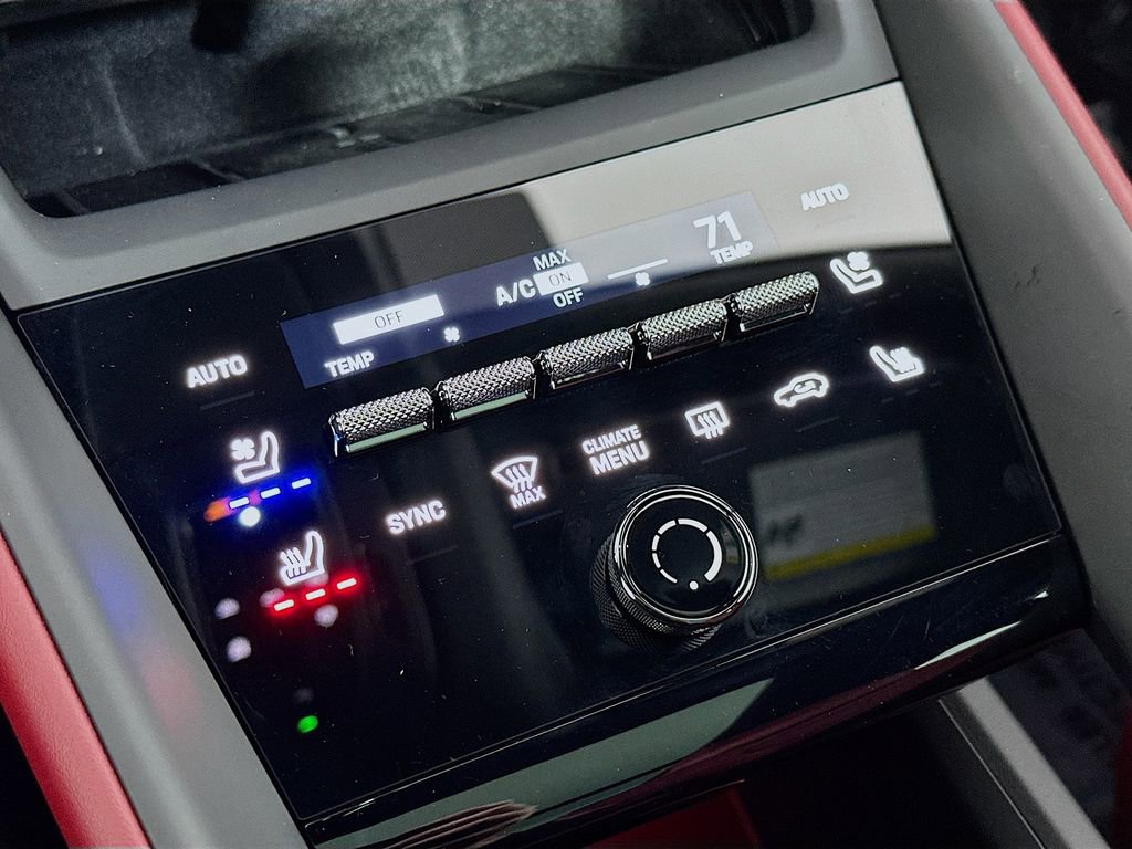 Certified 2025 Porsche Macan Electric image 18