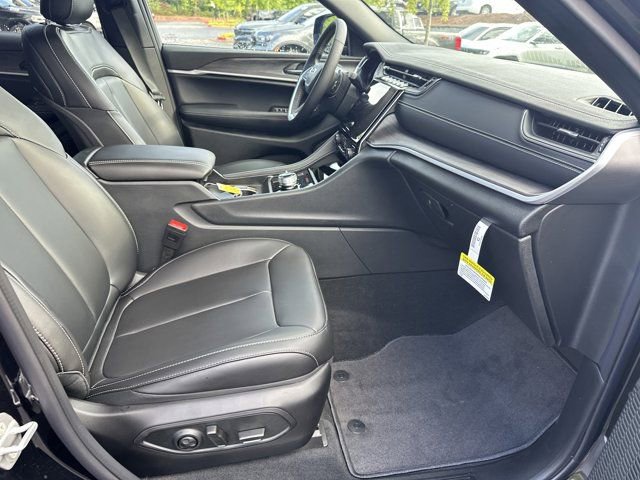 New 2025 Jeep Grand Cherokee L Limited image 13