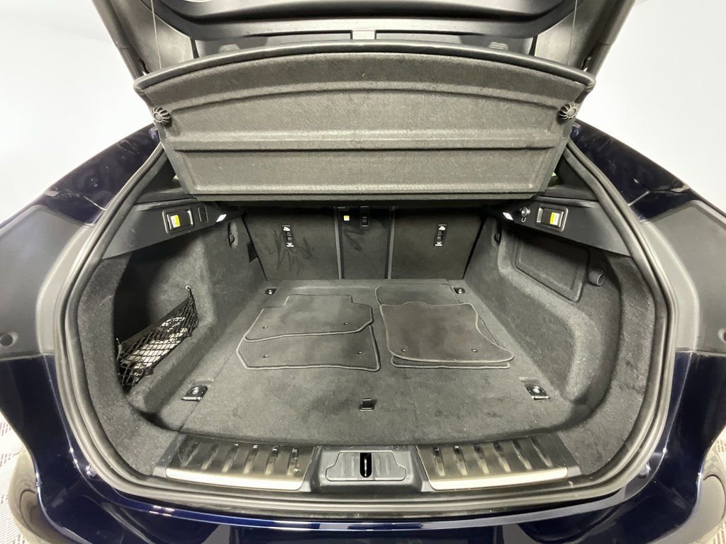 Certified 2025 Jaguar F-PACE R-Dynamic S image 27