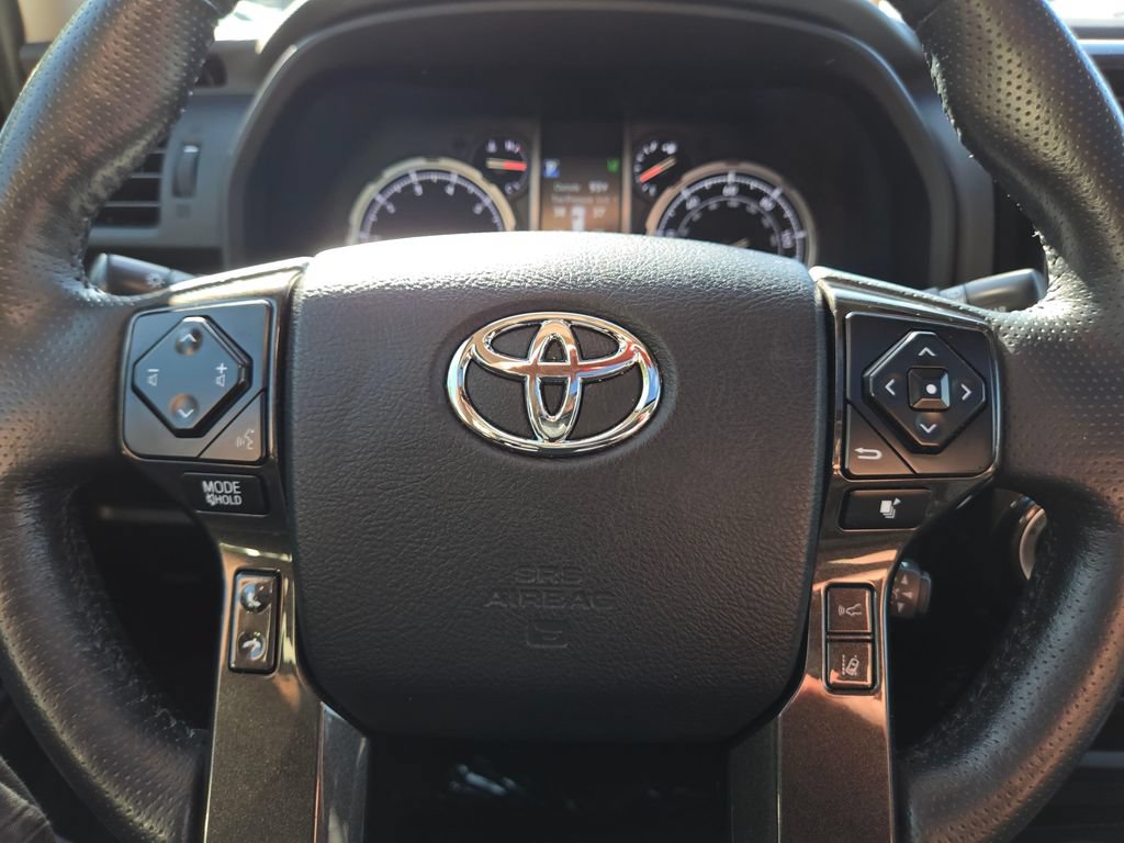Used 2023 Toyota 4Runner TRD Off-Road Premium w/ Moonroof Package AWD/4WD image 25