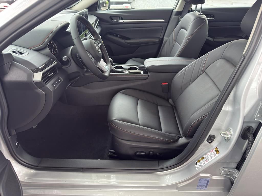New 2025 Nissan Altima 2.5 SR w/ SR Premium Package image 15