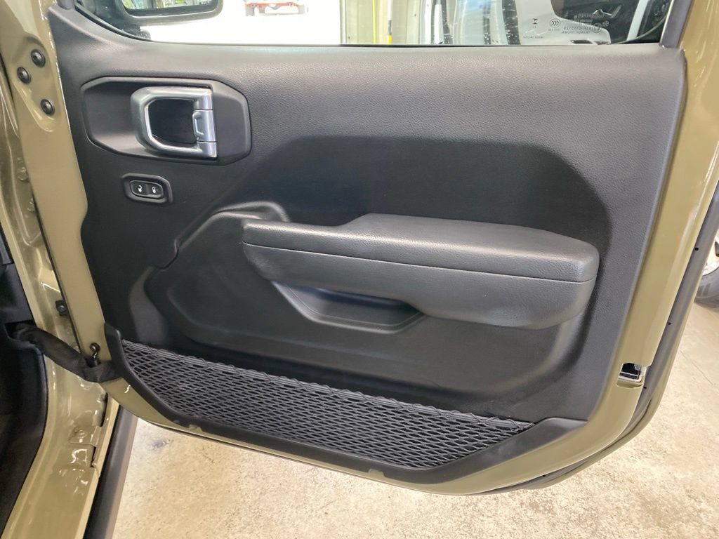 Used 2026 Jeep Gladiator Mojave AWD/4WD image 22