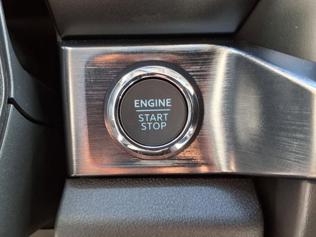 New 2025 Ford F350 Lariat w/ Lariat Ultimate Package image 24