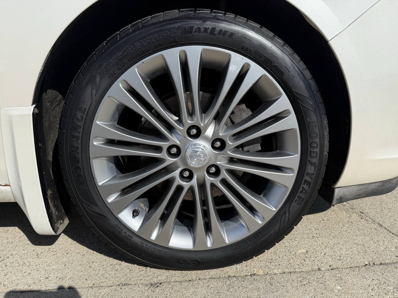 Used 2012 Buick Verano Leather FWD image 10