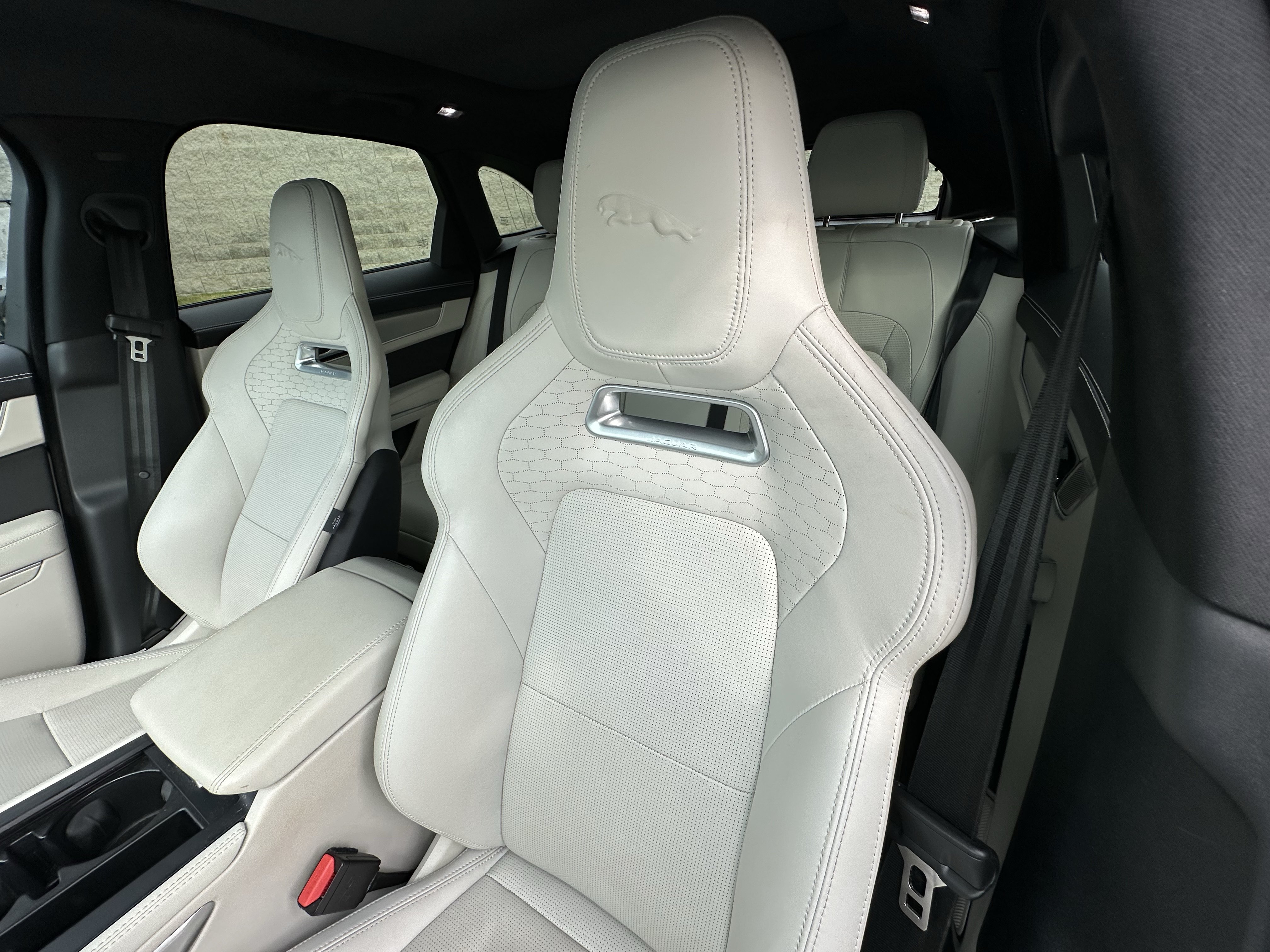 Used 2026 Jaguar F-PACE R-Dynamic S AWD/4WD image 17