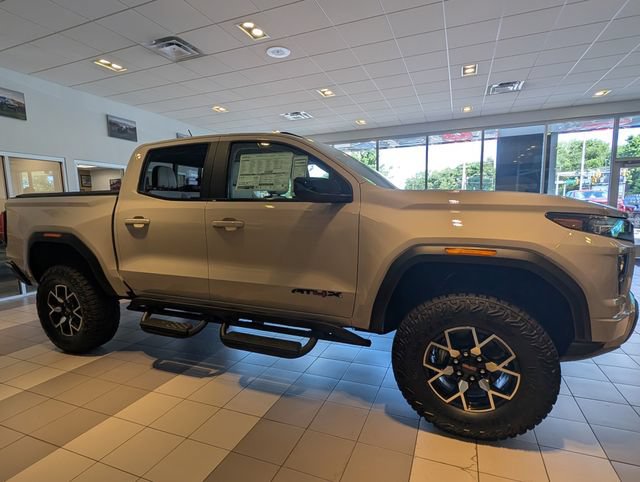 New 2026 GMC Canyon AT4X w/ LPO, Black Badging Package AWD/4WD image 8