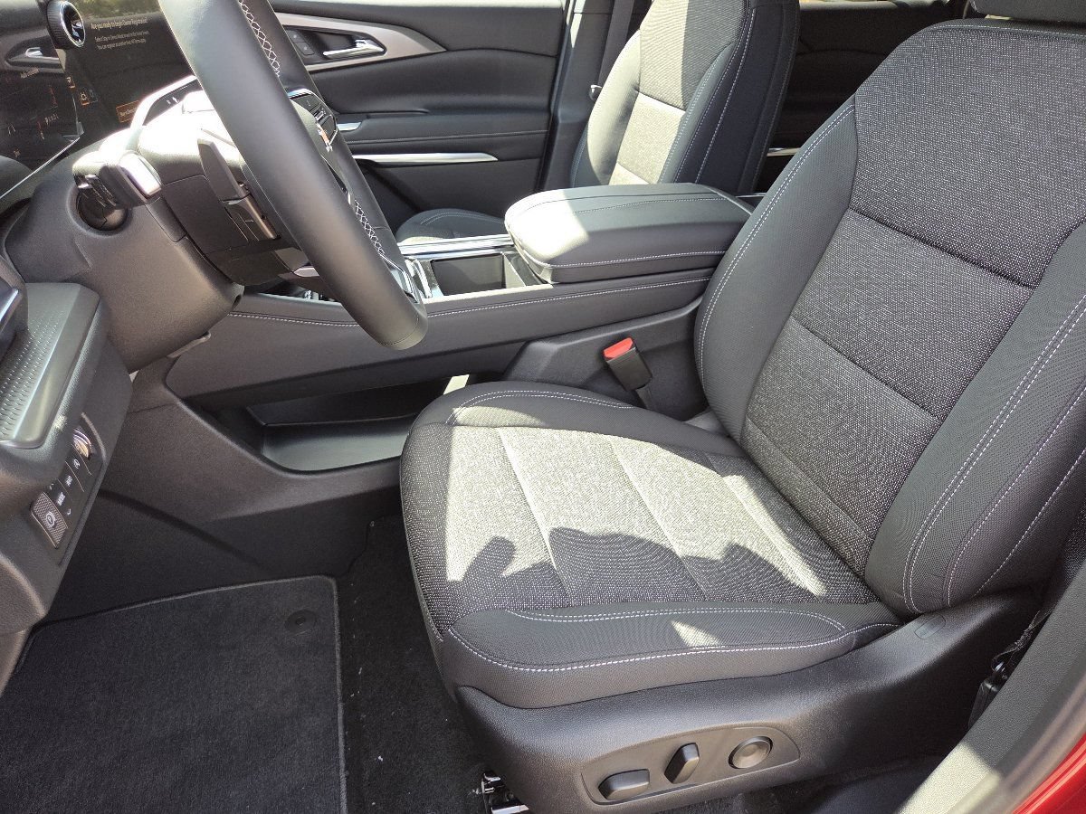 New 2027 Chevrolet Traverse LT AWD/4WD image 29