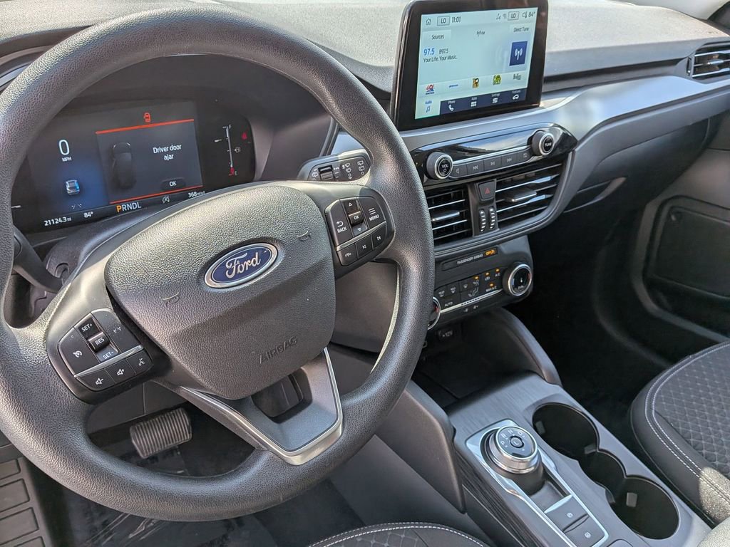 Used 2025 Ford Escape Active AWD/4WD image 14